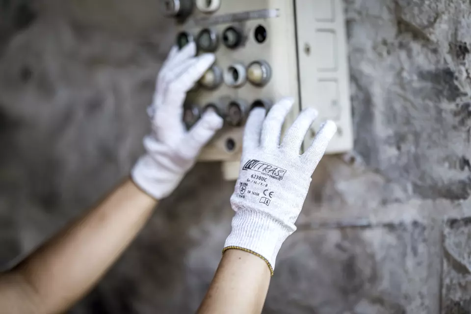 Nitras 6230UC, Antistatic Gloves, Grey, image 2, gallery thumbnail
