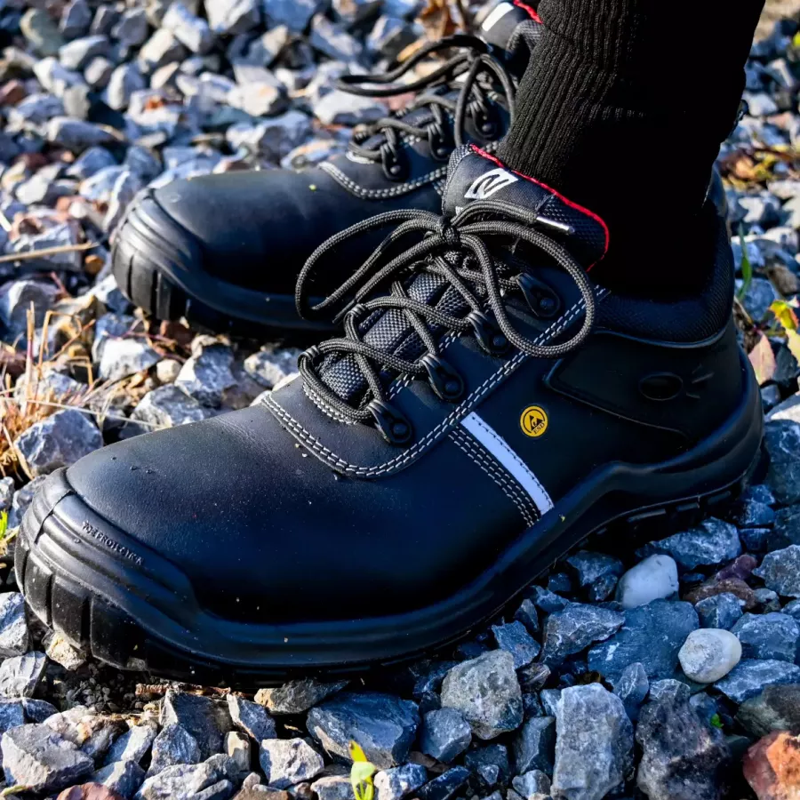 **Ergonomisches Design** passt sich natürlich Ihren Bewegungen an, für ausgewogenen, ermüdungsreduzierenden Komfort den ganzen Tag über.