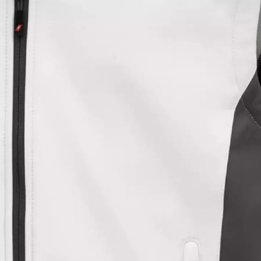 **Water Repellent Material** keeps you dry from light rain and splashes without compromising breathability.