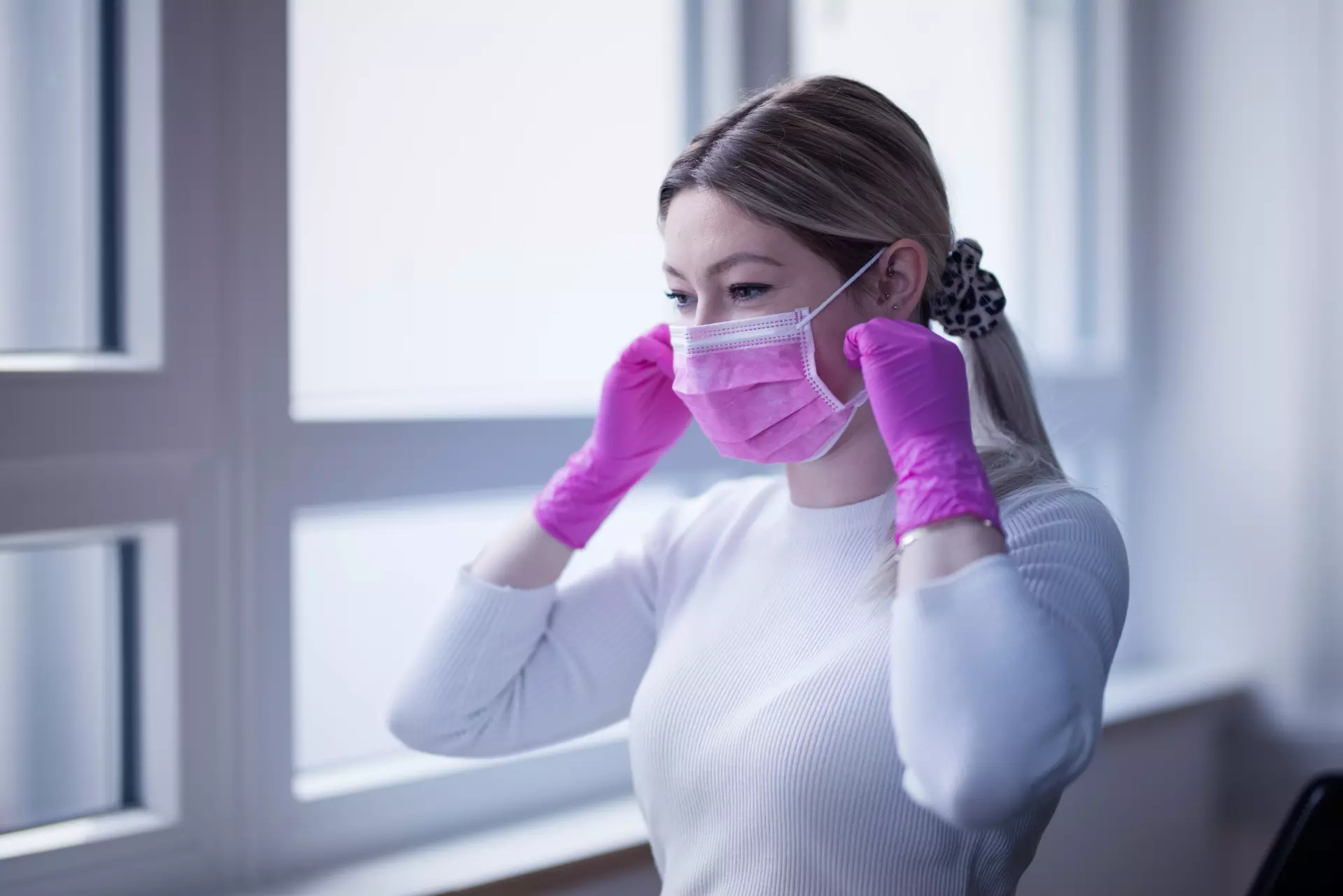 Nitras Medical 8327, CANDY WAVE nitrile disposable gloves, pink, image 3