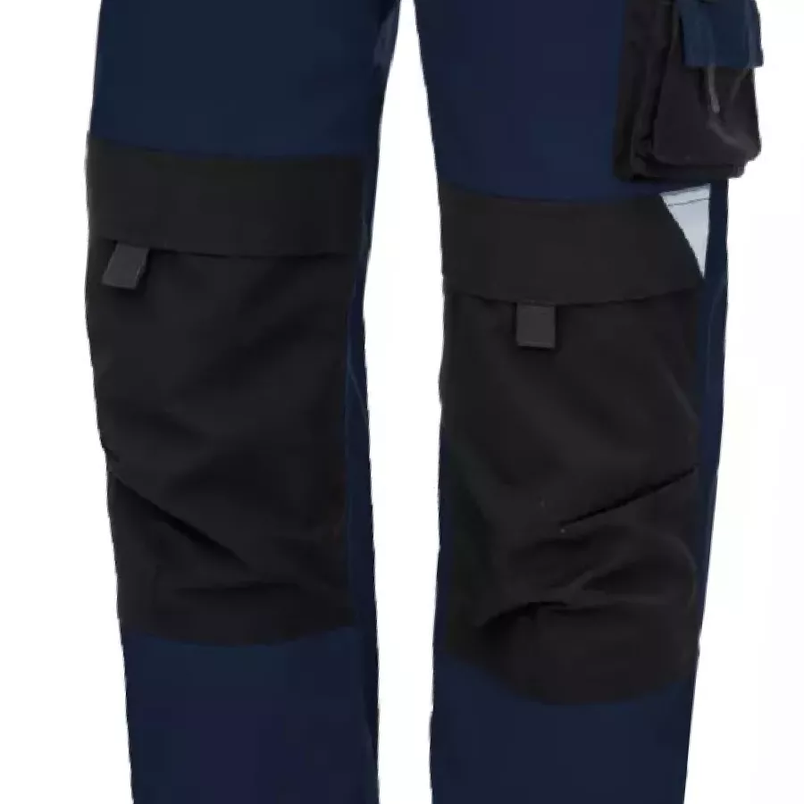 **Kniepolstertaschen** ermöglichen zusätzliche Polsterung, damit das Knien bei langen Aufgaben komfortabel bleibt.