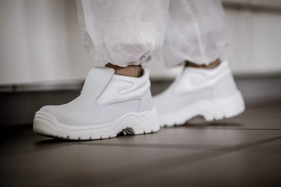 Nitras 7251, CLEAN STEP MID SL S2 Safety Slipper, White, image 3, gallery thumbnail