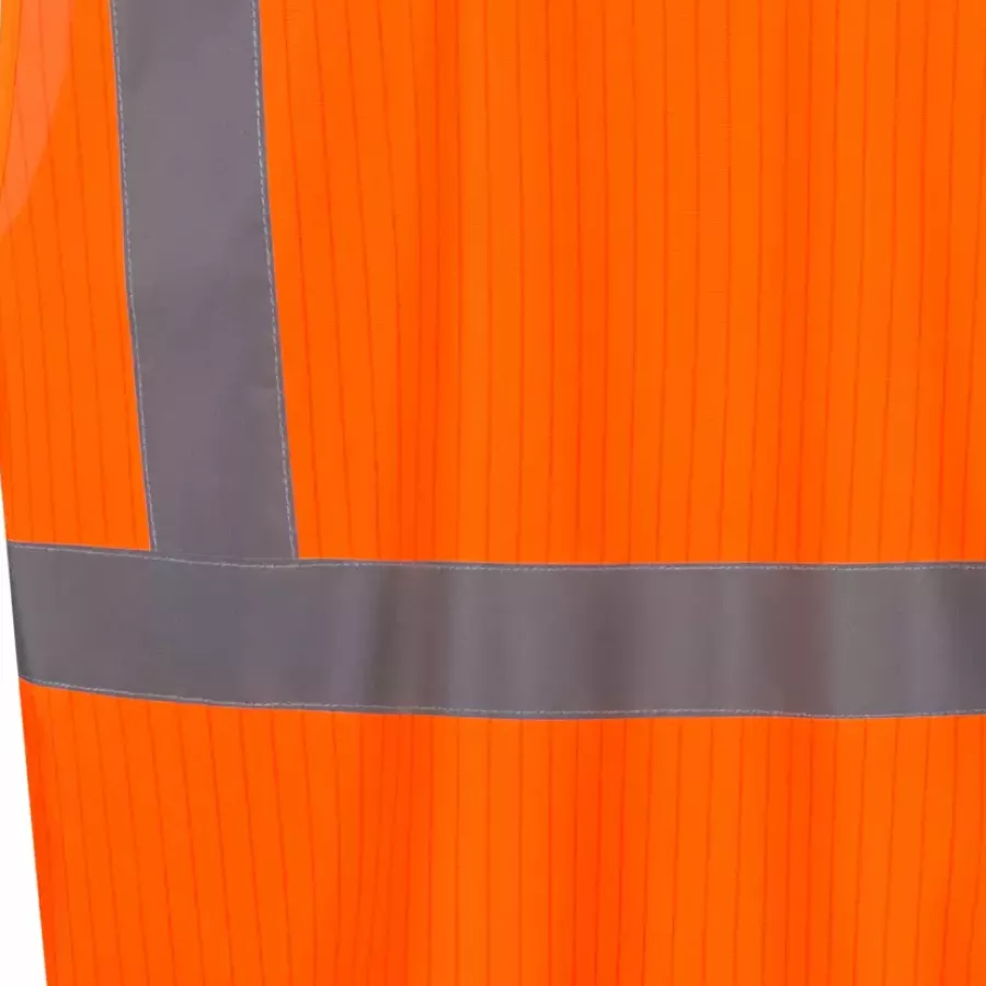 **Heijastinraidat** parantavat näkyvyyttäsi, joten voit liikkua luottavaisesti heikossa valaistuksessa.