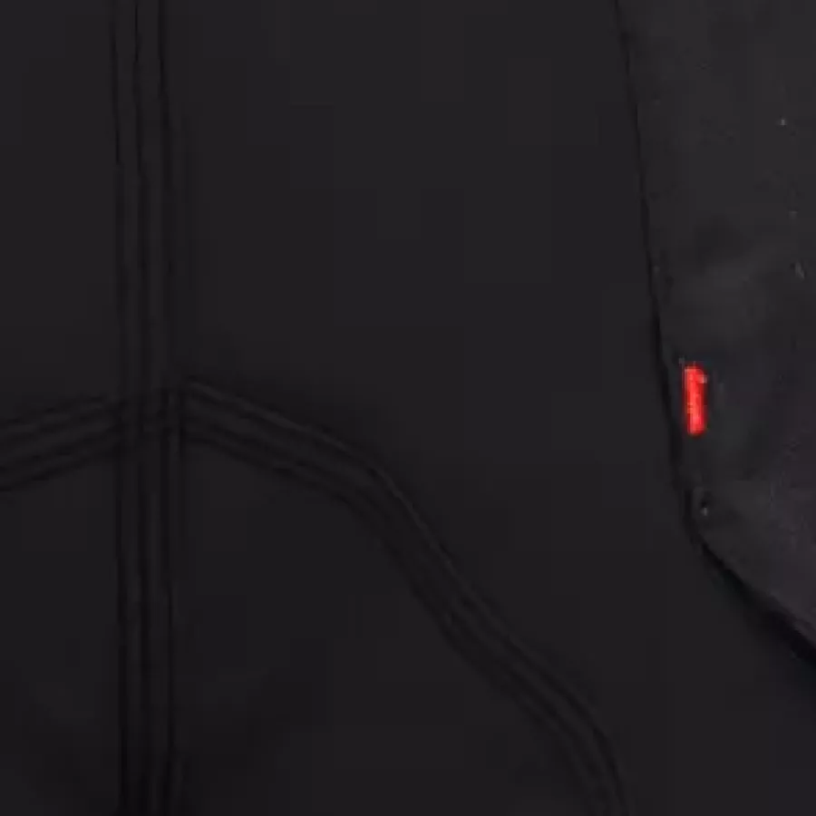 **Triple-Stitched Seams** add long-lasting durability that stands up to demanding tasks.