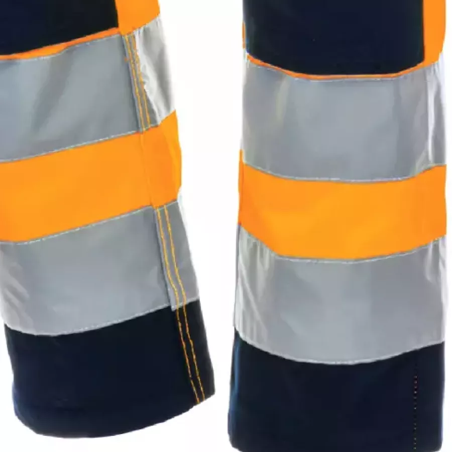 **Reflective Stripe** enhances your visibility for confident movement in low-light conditions.