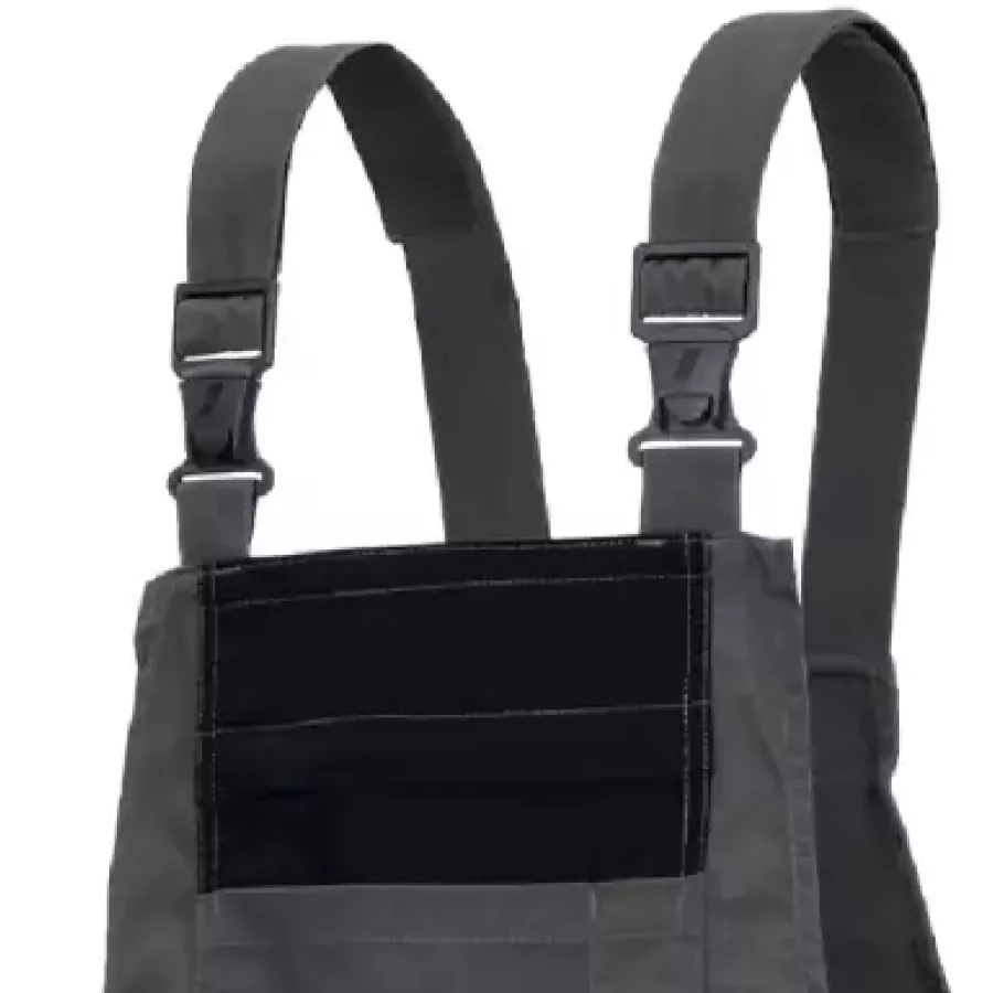 **Elastische Träger** passen sich Ihren Bewegungen an und sorgen den ganzen Tag über für einen sicheren und bequemen Sitz.