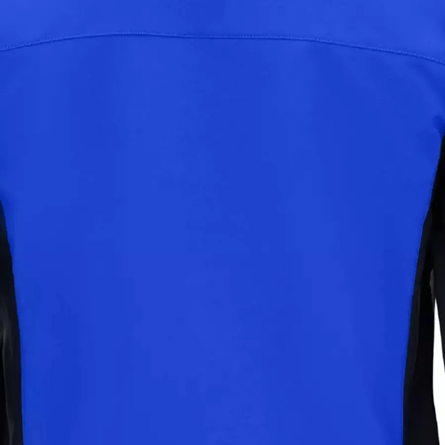 **Water Repellent Material** helps you stay dry and at ease when the weather turns drizzly.