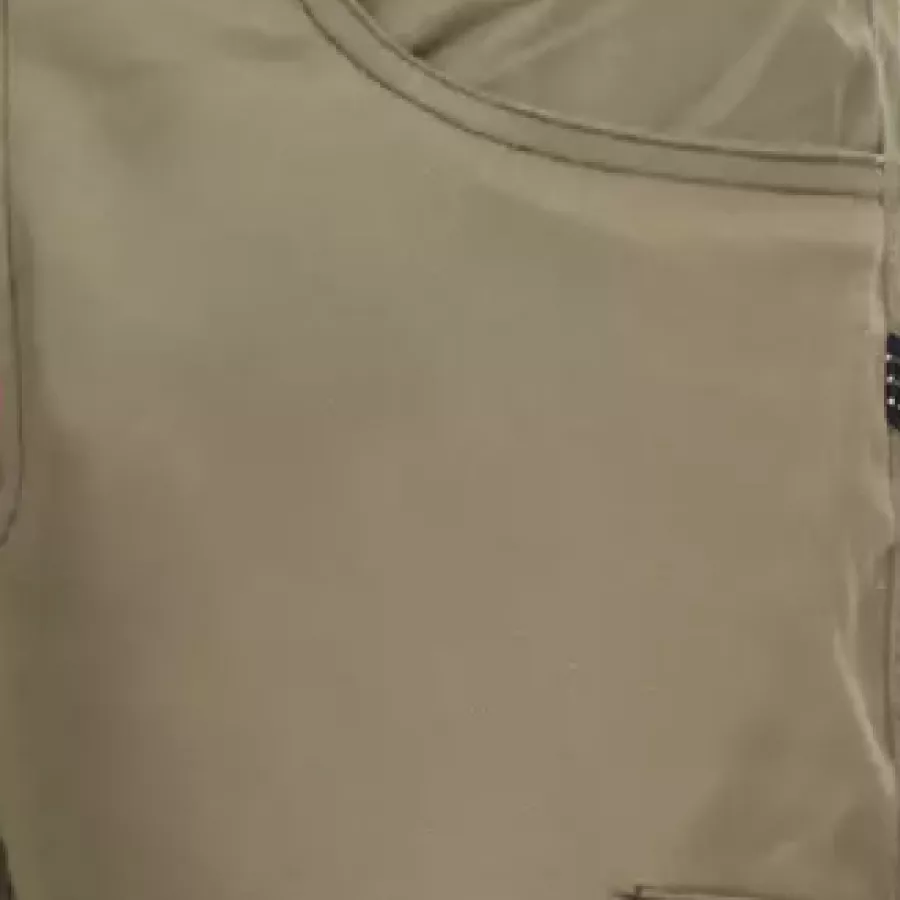 **Strapazierfähiges Gewebe** hält starker Beanspruchung stand, damit Ihre Hose Tag für Tag robust bleibt.