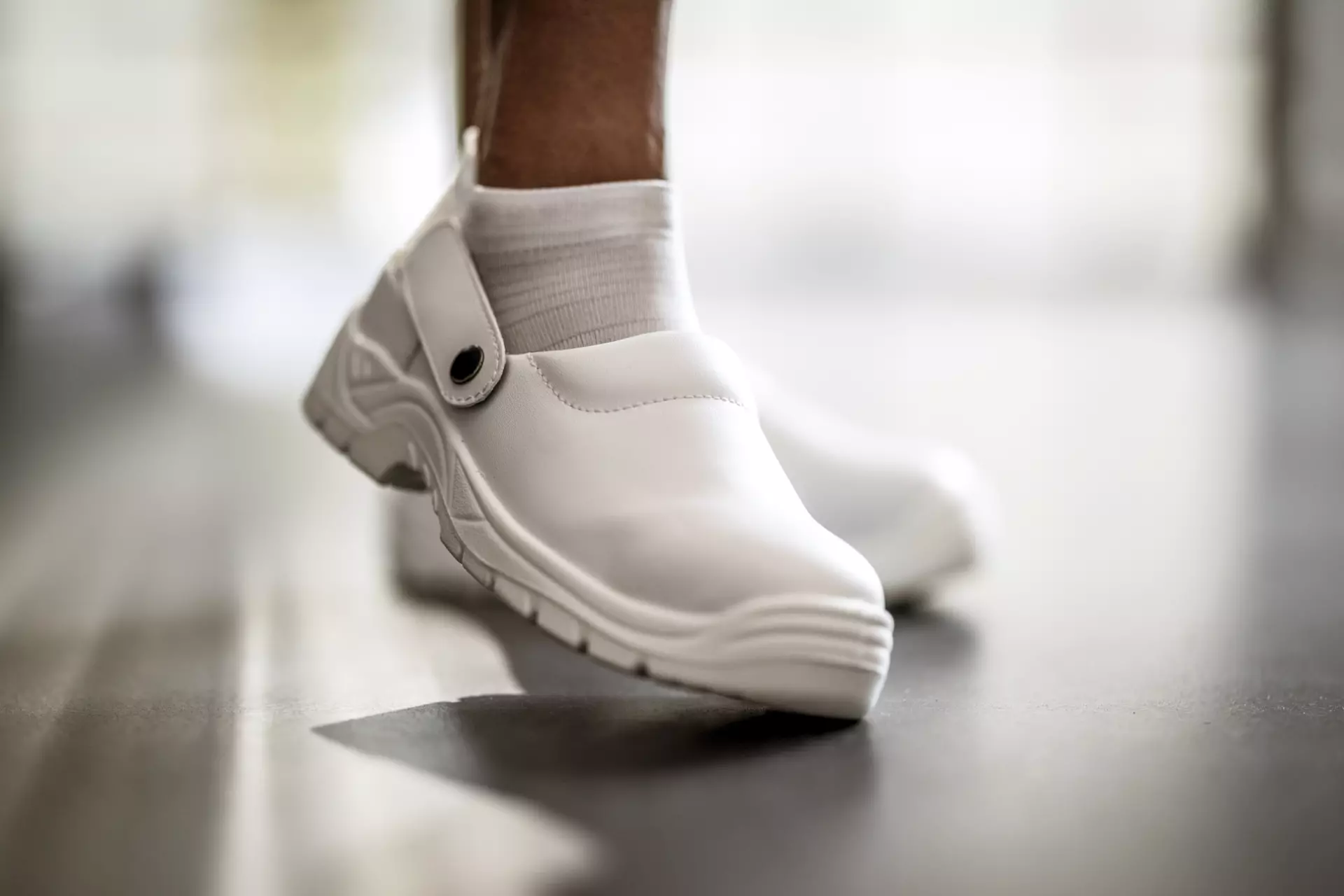 NITRAS 7252, CLEAN STEP CL SB Safety Clogs, White, image 3