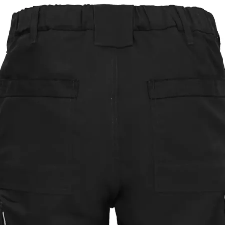 **Elastic Waist** moves naturally with you to keep every shift feeling comfortable and unrestricted.