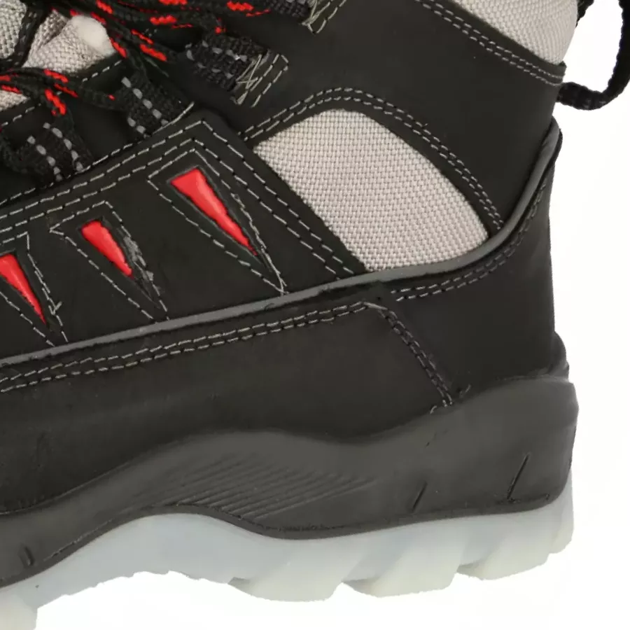 **Perforation-Resistant Midsole** ensures confident footing on tough surfaces while shielding your feet from sharp objects.