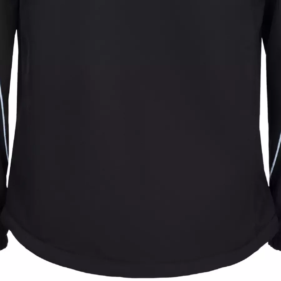 **Verlängerter Rücken** bietet zusätzliche Abdeckung, die auch beim Strecken, Bücken und Bewegen bequem bleibt.