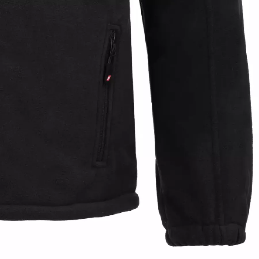 **Elastic Cuffs** keep your sleeves comfortably in place for easy, unrestricted movement.