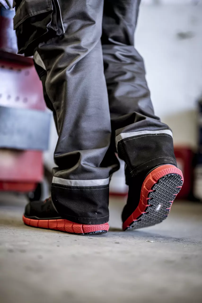 Nitras 7440-1060, SONIC STEP S1O Safety Shoes, Black/Red, image 2, gallery thumbnail