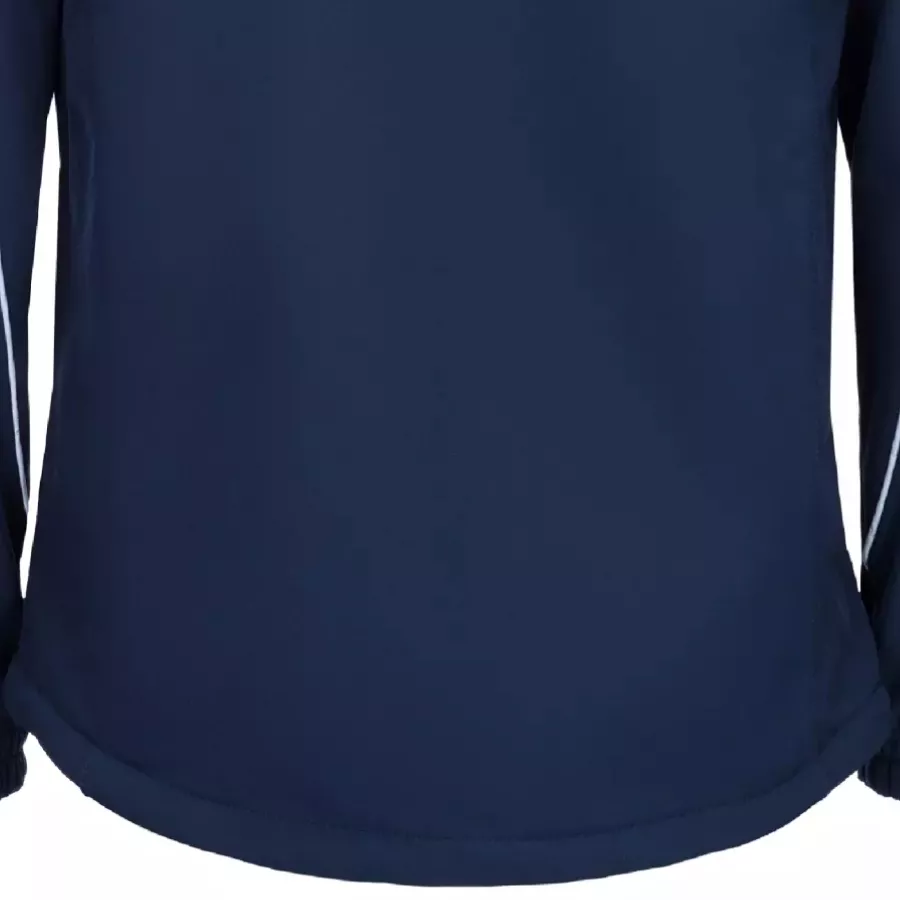 **Extended Back** gives you extra coverage that stays comfortable as you reach, bend, and move.