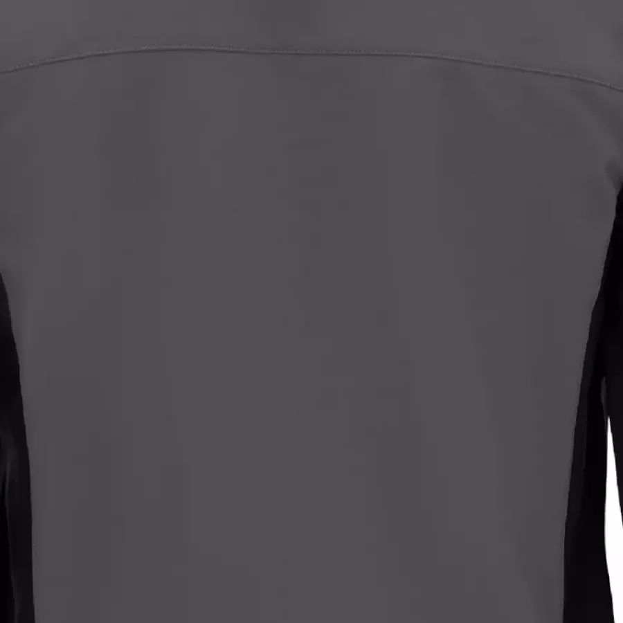 **Wasserabweisendes Material** hilft Ihnen, trocken und komfortabel zu bleiben, wenn das Wetter nieselig wird.