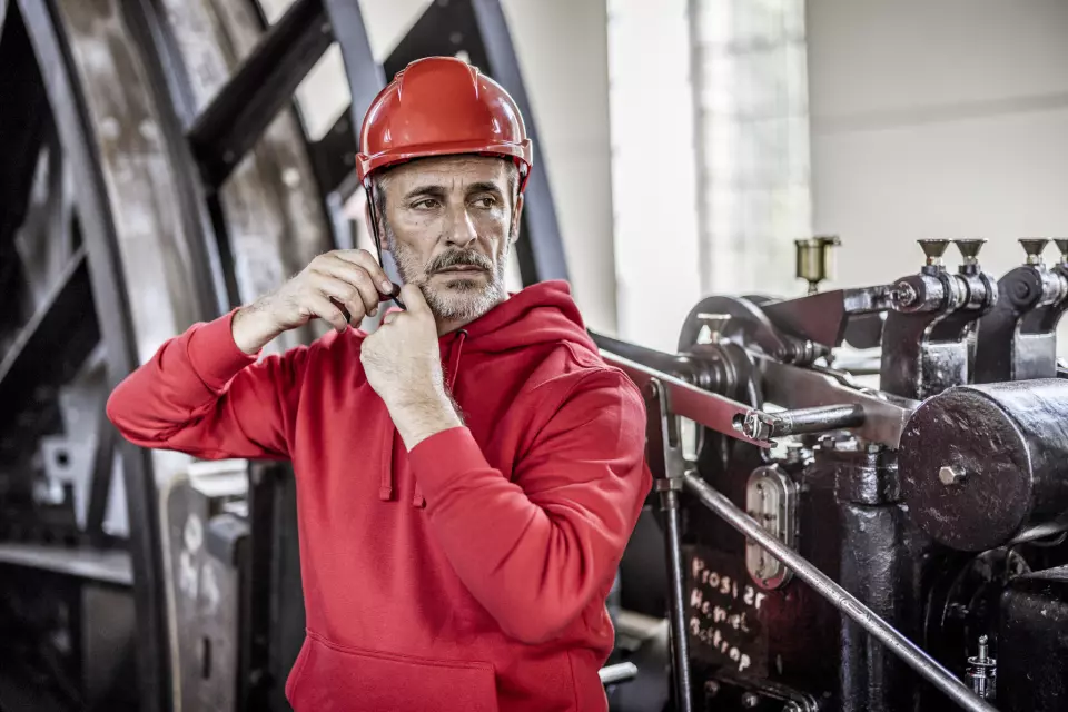 Nitras 7025-6000, MOTION TEX LIGHT Hoodie, Red, image 3, gallery thumbnail