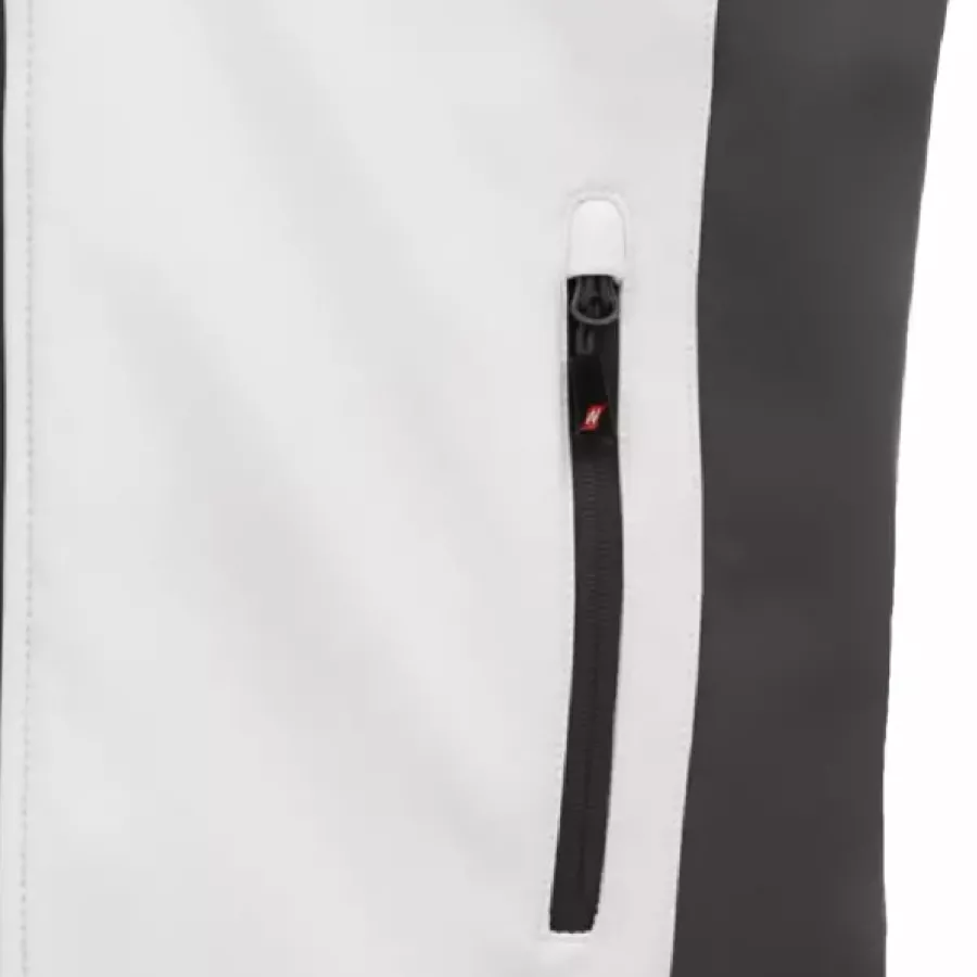 **Zipper Pocket** secures your essentials within easy reach for convenient access on the go.