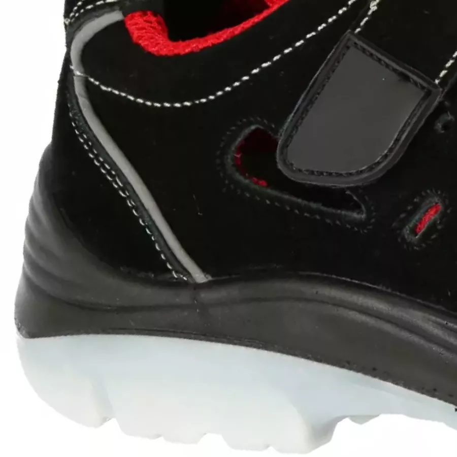 **Perforation-Resistant Textile Midsole** adds reassuring underfoot security without weighing you down.
