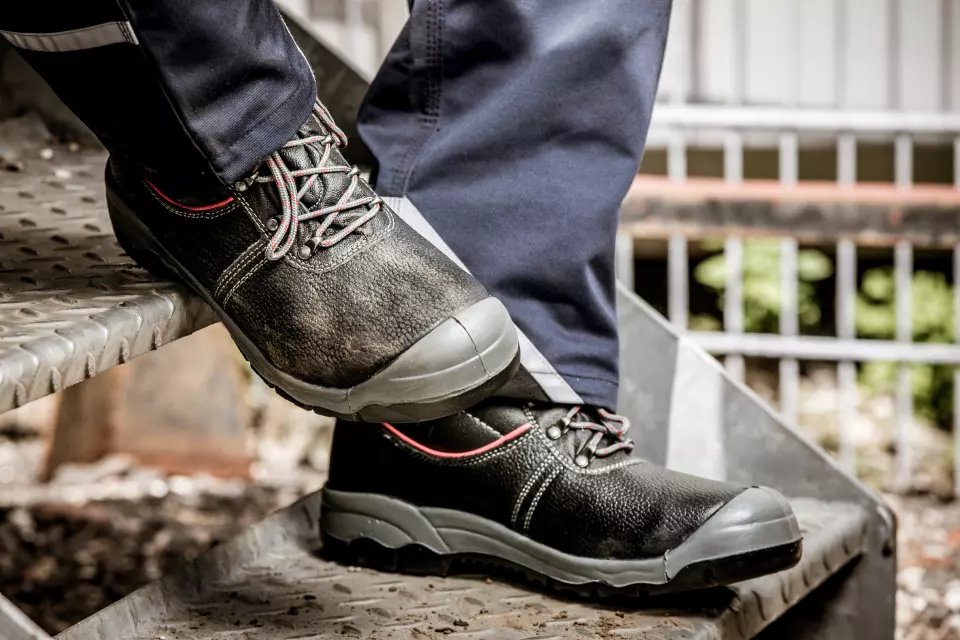 NITRAS 7201W, STEP MID+ W S3 Safety Winter Boots, Black, image 3, gallery thumbnail