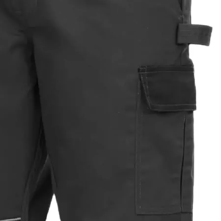 **Tool Pockets with Hammer Loop** keep your essentials organized and always within easy reach.