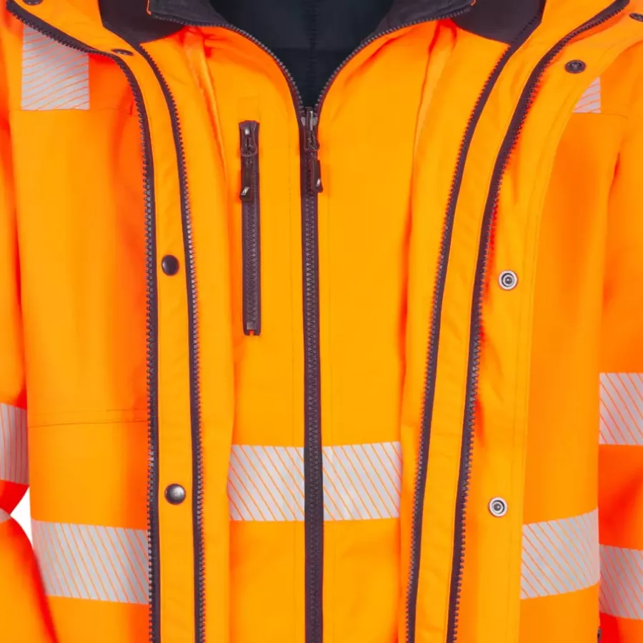 **Five Wearing Options** let you adapt your jacket to changing tasks and temperatures with ease.